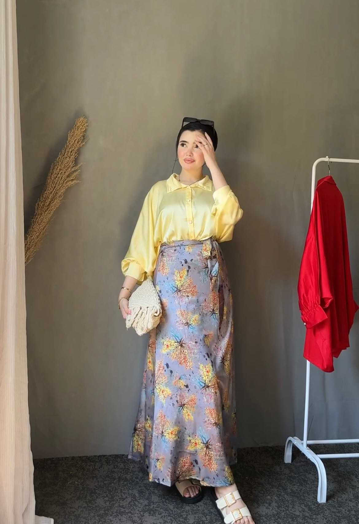 Warp satin skirt